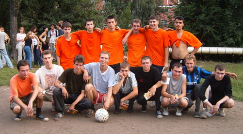 http://www.bezumnoe.ru/fun/football.jpg